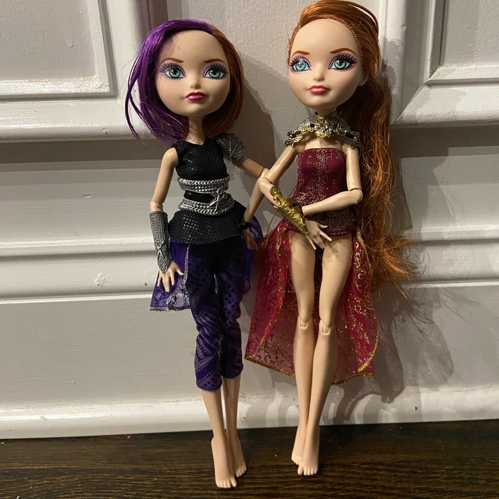 Poppy and Holly O’Hair Dragon Games Ever after high dolls set